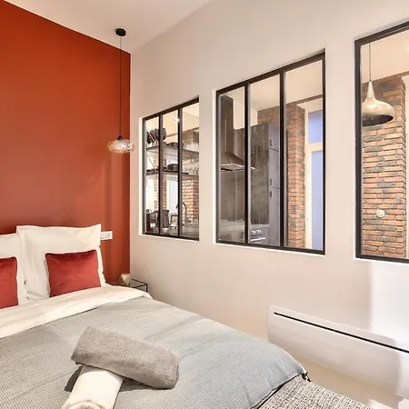 Апартаменты New ! Outstanding 2br & 1br In 15