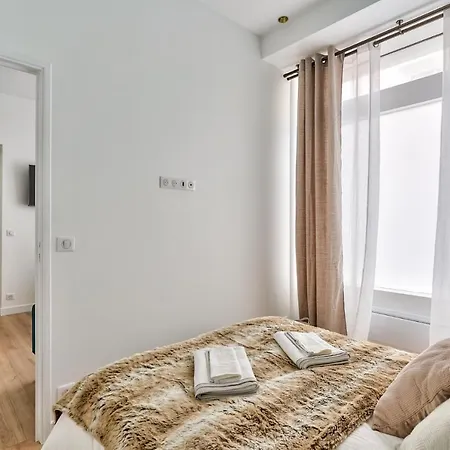 New ! Outstanding 2br & 1br In 15 Париж