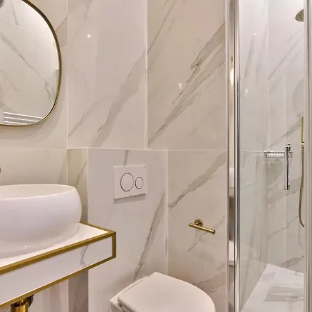 New ! Outstanding 2br & 1br In 15 شقة باريس