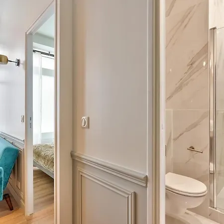 New ! Outstanding 2br & 1br In 15 *