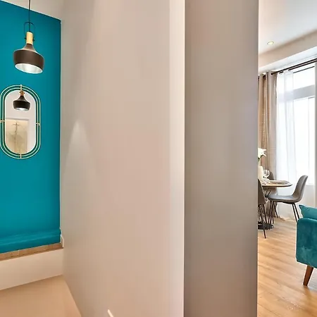 New ! Outstanding 2br & 1br In 15