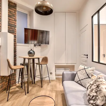 New ! Outstanding 2br & 1br In 15 *