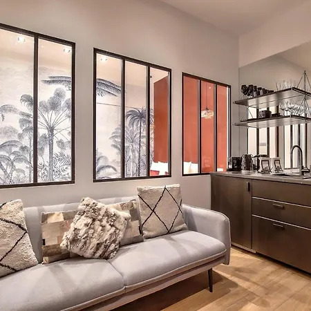 شقة New ! Outstanding 2br & 1br In 15 *