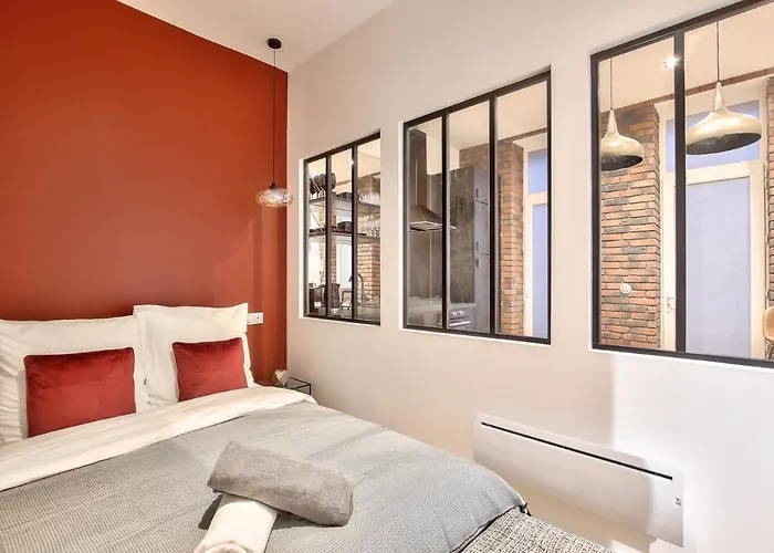 아파트 New ! Outstanding 2br & 1br In 15