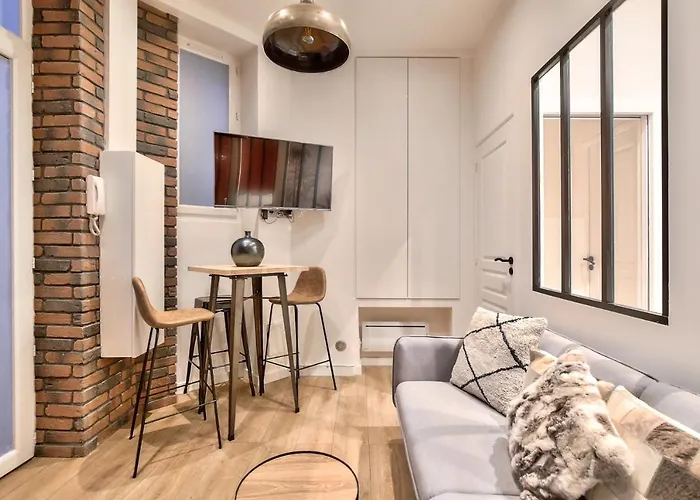 New ! Outstanding 2br & 1br In 15 *
