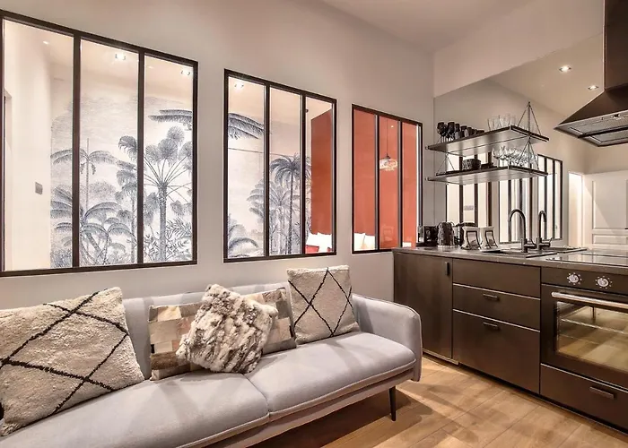 아파트 New ! Outstanding 2br & 1br In 15 *