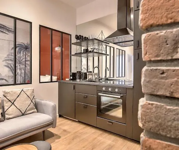 아파트 New ! Outstanding 2br & 1br In 15
