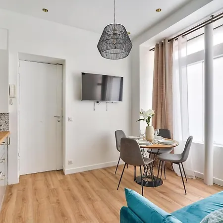 New ! Outstanding 2br & 1br In 15